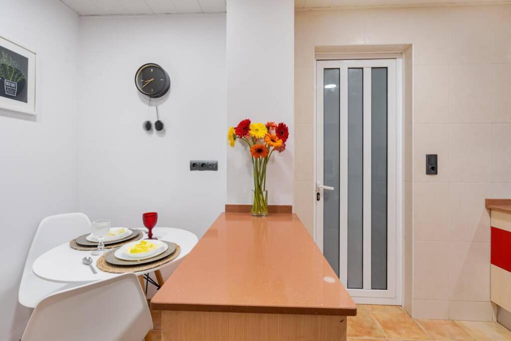 Lodging Apartments Villa De Gracia 2 Bedroom Cozy Apartment Barcelona Exterior foto
